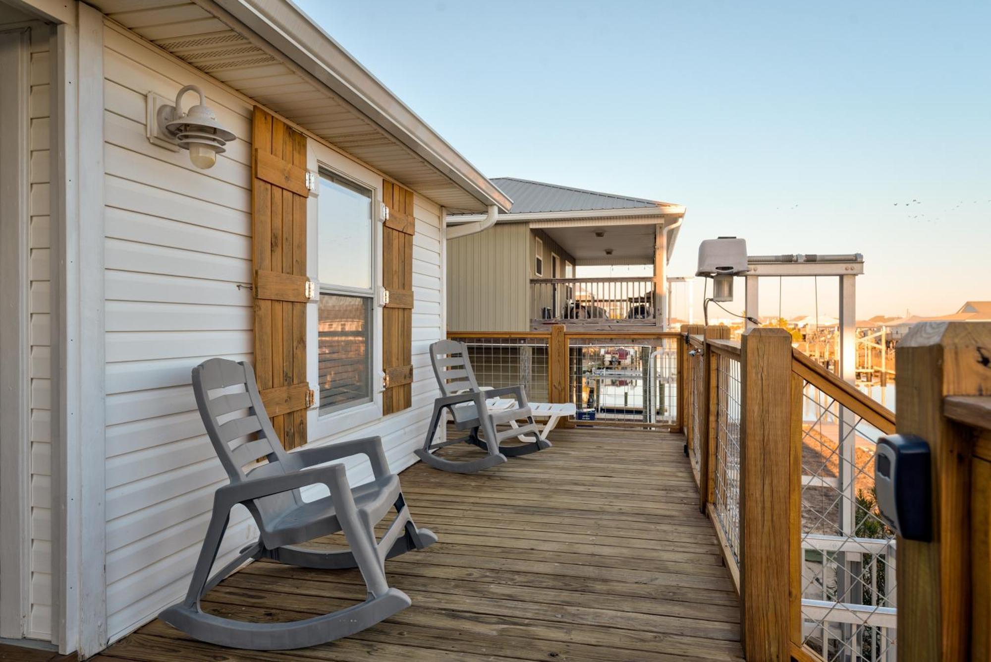 Waters Edge - Private Dock! Only Two Blocks From The Bay Or The Gulf! Plenty Of Parking For Cars Or Boats Home Dauphin Island Εξωτερικό φωτογραφία